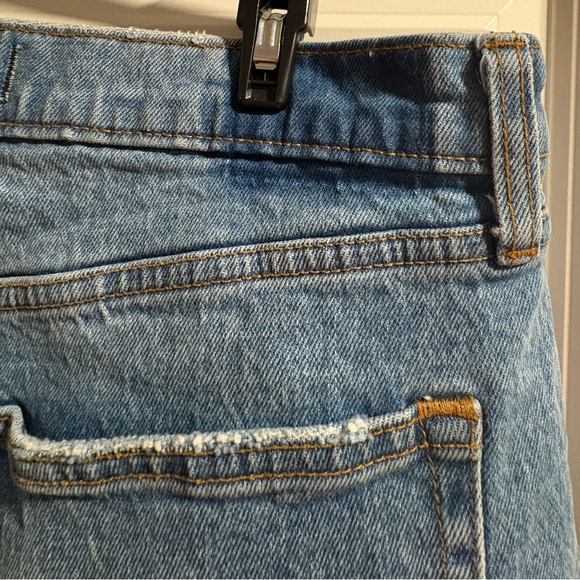 Abercrombie & Fitch High Rise Mom Jeans - Picture 4 of 4